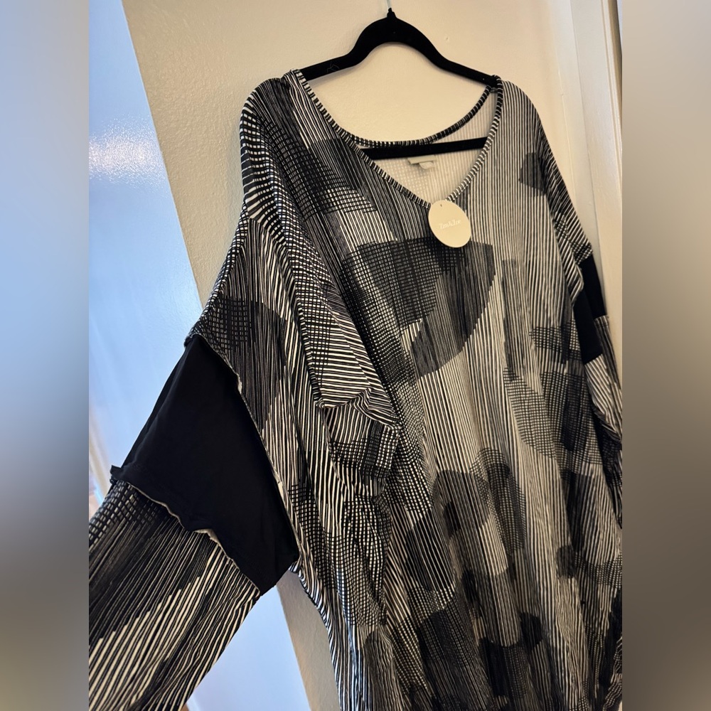 Tunic - Picture 2 of 3